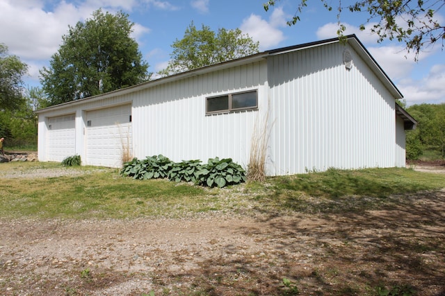 411 Block Rd, Coldwater, MI 49036 - view of side of property with a garage