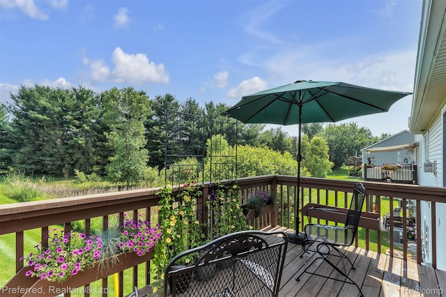 77 Sedum, Howell, MI 48843 - view of wooden deck