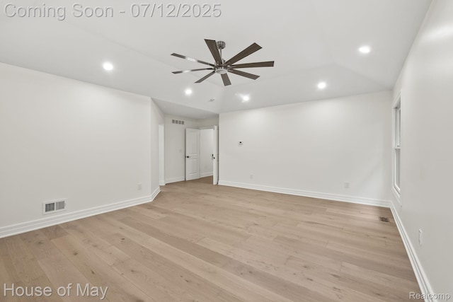 4743 S Ridge Dr, West Bloomfield, MI 48323 - unfurnished room featuring a ceiling fan, light wood-style floors, and recessed lighting