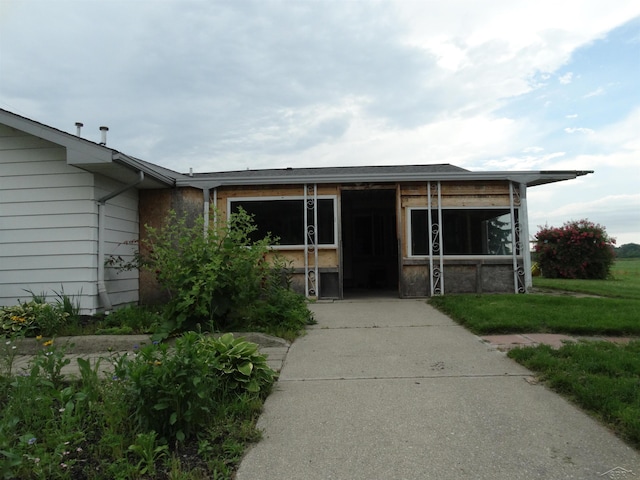 1570 Evon Rd, Saginaw, MI 48601 - view of front of property
