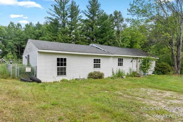 9583 E 5 Mile Rd, Big Rapids, MI 49307 - view of side of home