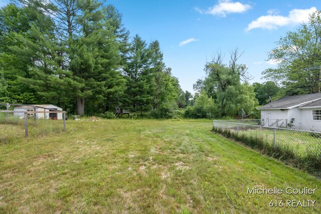 9583 E 5 Mile Rd, Big Rapids, MI 49307 - view of yard