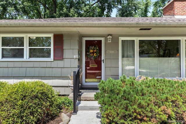 15588 Kirkshire Ave, Beverly Hills, MI 48025 - property entrance with roof with shingles