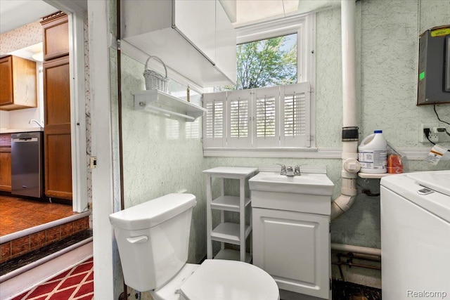 15588 Kirkshire Ave, Beverly Hills, MI 48025 - bathroom featuring vanity and washer / dryer