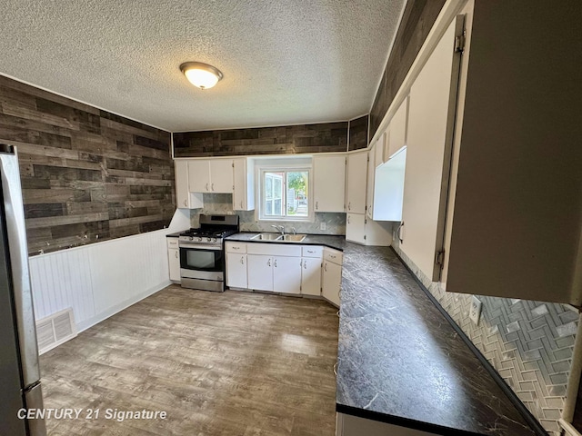 2415 Garfield Ave, Bay City, MI 48708 - photo 5