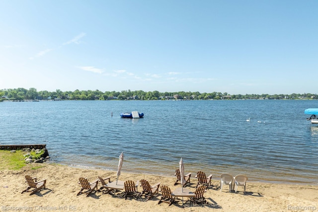 4768 Wendrick Dr, West Bloomfield, MI 48323 - water view