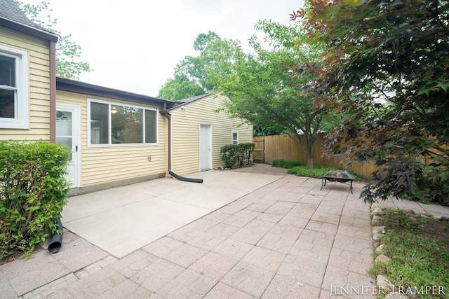 4001 Hillsdale Ave NE, Grand Rapids, MI 49525 - view of patio / terrace