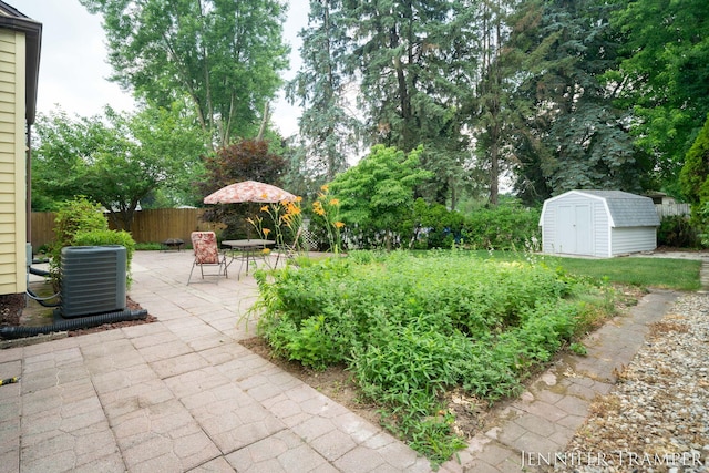 4001 Hillsdale Ave NE, Grand Rapids, MI 49525 - view of patio with a shed