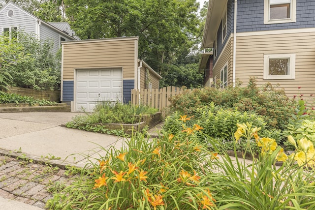 501 W Mosley St, Ann Arbor, MI 48103 - garage featuring concrete driveway
