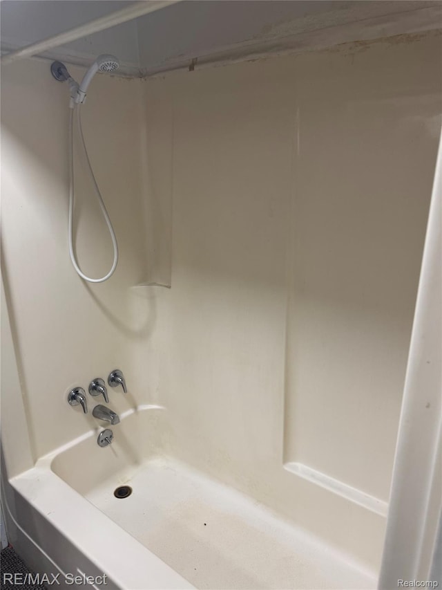 3605 Hogarth Ave, Flint, MI 48532 - bathroom featuring tub / shower combination