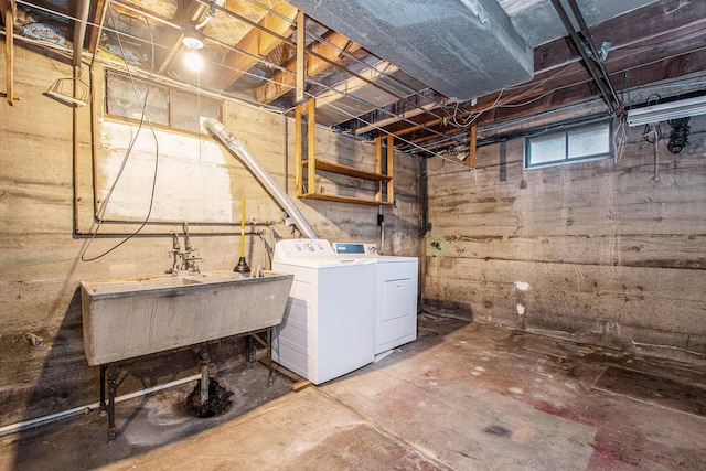 2736 Cascade Rd SE, Grand Rapids, MI 49506 - washroom with separate washer and dryer