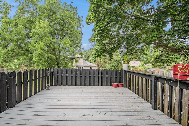 2736 Cascade Rd SE, Grand Rapids, MI 49506 - wooden terrace with a fenced backyard
