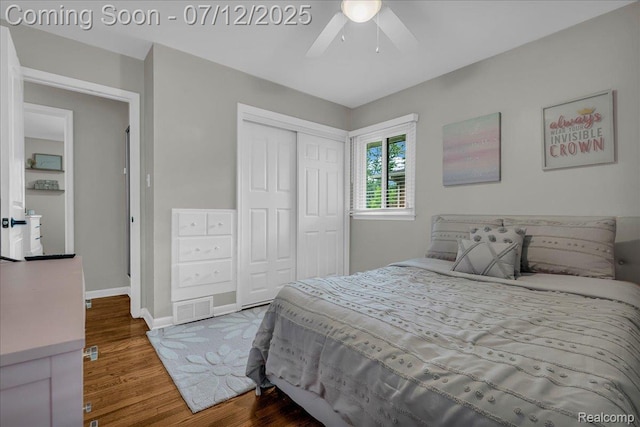 19425 Butternut Ln, Southfield, MI 48076 - bedroom with wood finished floors, a closet, and a ceiling fan