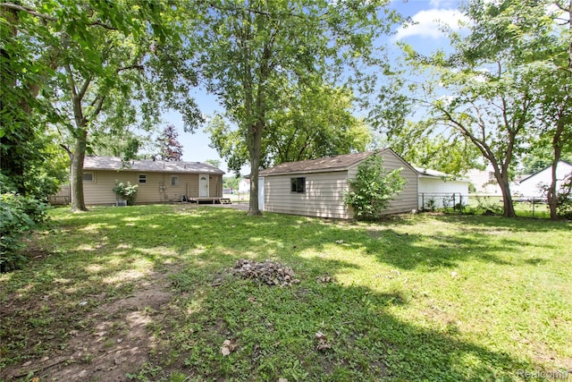 6329 Loraine St, Romulus, MI 48174 - view of yard featuring an outdoor structure