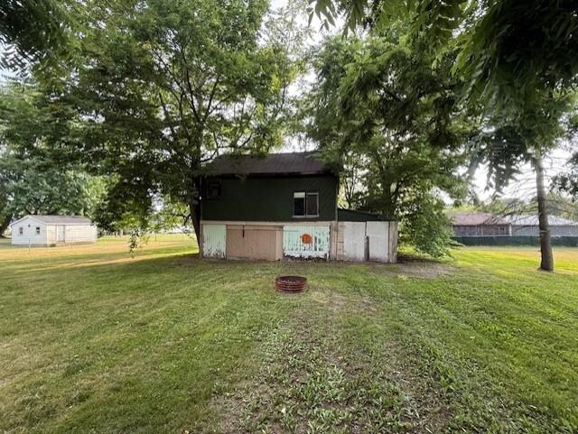 8172 S Bloomer St, Carson City, MI 48811 - photo 12