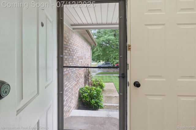 2129 Camelot Dr, Troy, MI 48083 - view of entryway