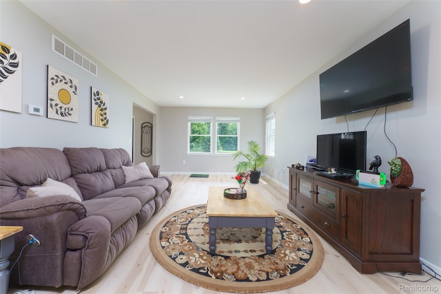 11879 Secluded Ridge Dr, Byron, MI 48418 - living area with light wood-type flooring and recessed lighting