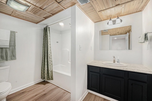 4649 Northview Ave NE, Grand Rapids, MI 49525 - full bath featuring wooden ceiling, vanity, wood finished floors, and shower / bath combo with shower curtain