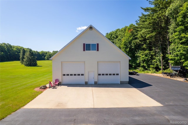 6728 Bowers Rd, Imlay City, MI 48444 - garage featuring a garage