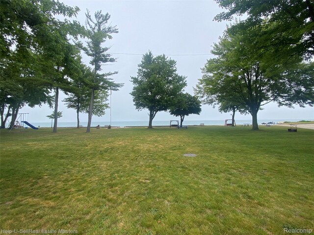 5871 Manor Dr, Fort Gratiot, MI 48059 - photo 30