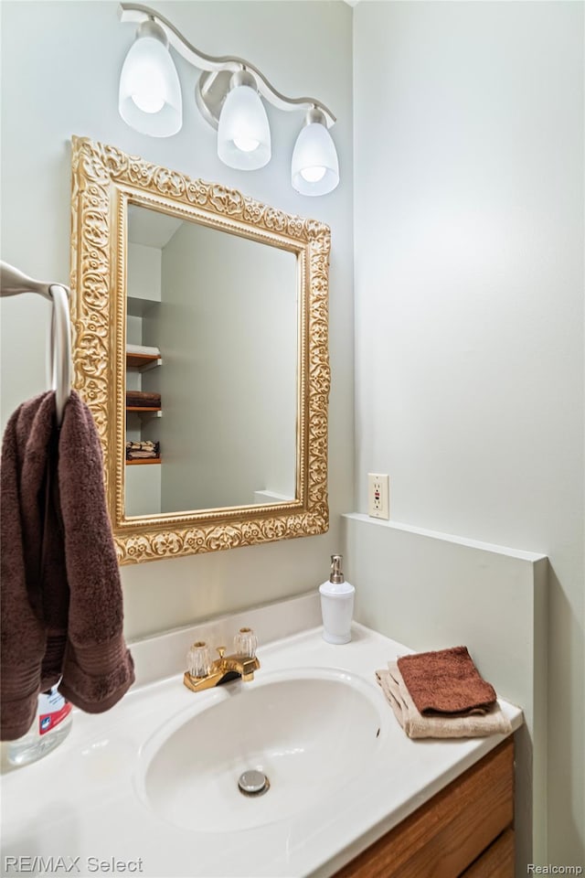 4391 Ashlawn Dr, Flint, MI 48507 - bathroom with vanity