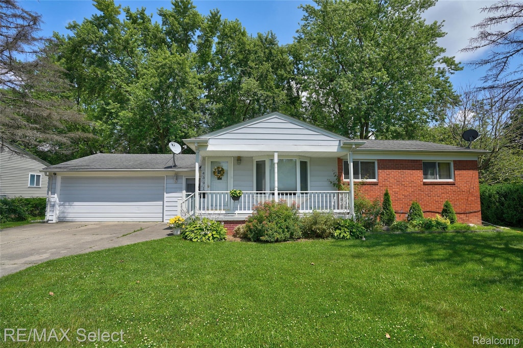 4391 Ashlawn Dr, Flint, MI 48507 - photo 1