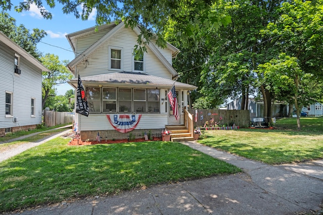 210 S Forbes St, Jackson, MI 49203 - view of front of property with roof with shingles