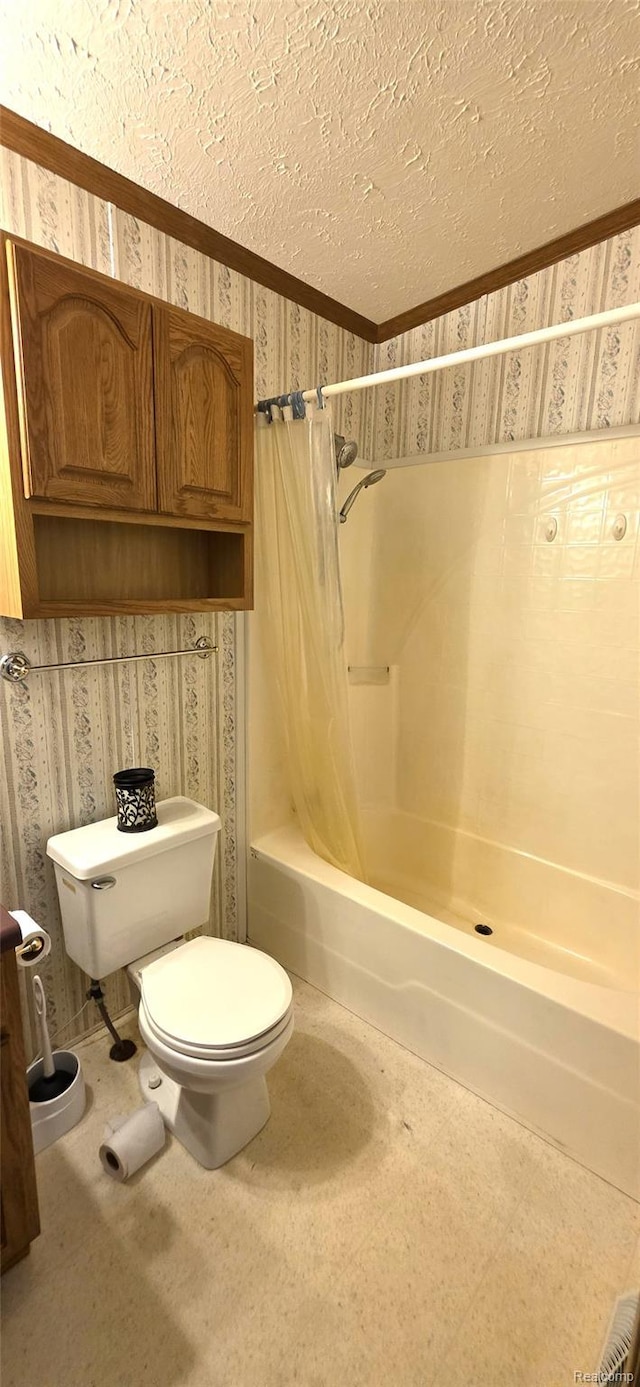 19270 W Brant Rd, Brant, MI 48614 - bathroom with wallpapered walls, shower / bath combo with shower curtain, a textured ceiling, and ornamental molding