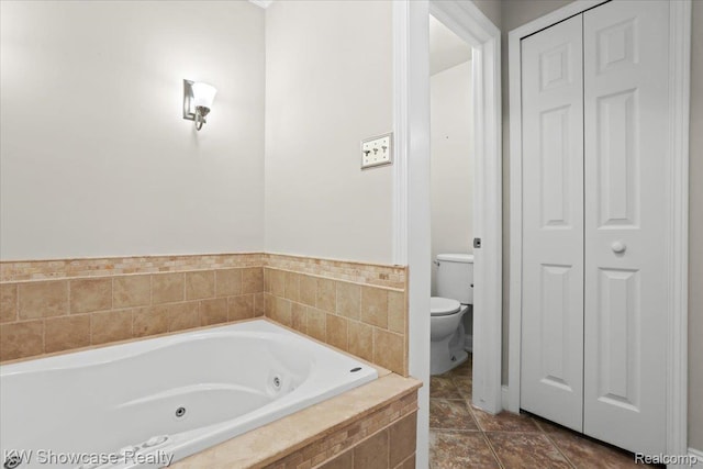 5152 Shenandoah Ct, West Bloomfield, MI 48323 - full bathroom featuring a closet and a jetted tub