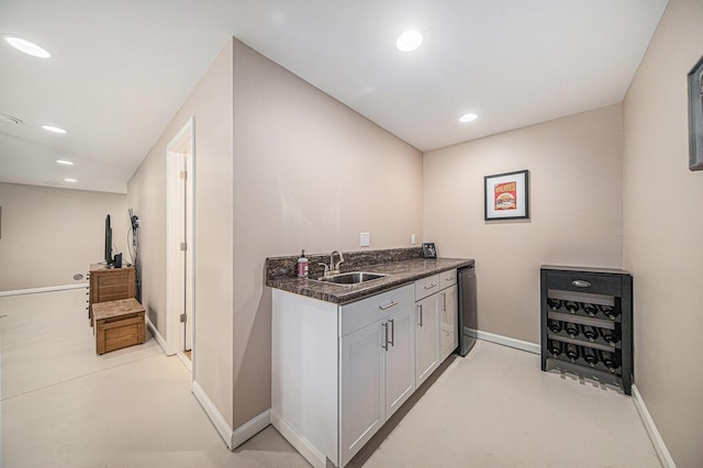 3544 Lexington Cir, Dexter, MI 48130 - indoor wet bar featuring baseboards and recessed lighting
