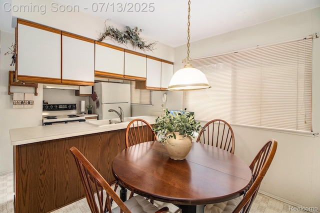 123 N Hawthorne St, Westland, MI 48185 - dining area featuring light flooring