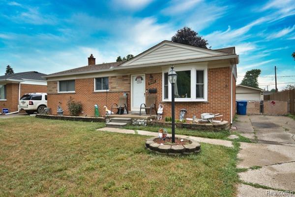 26807 Wexford Dr, Warren, MI 48091 - photo 1