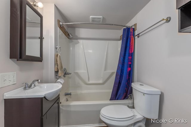 911 Baldwin St SE, Grand Rapids, MI 49506 - bathroom featuring shower / bath combo and vanity