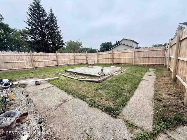 3525 Shattuck Rd, Saginaw, MI 48603 - fenced backyard with a deck