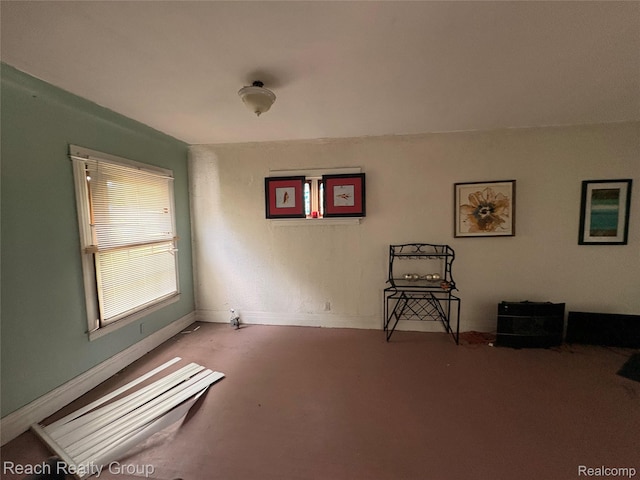 199 Waverly St, Highland Park, MI 48203 - unfurnished room with baseboards