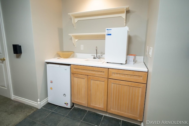401 Erin Isle Ct, Holland, MI 49424 - view of indoor wet bar