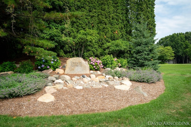 401 Erin Isle Ct, Holland, MI 49424 - view of green lawn