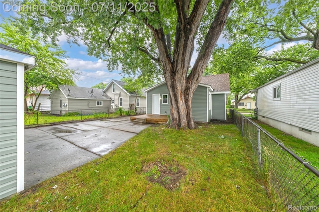 313 W Harwood Ave, Madison Heights, MI 48071 - view of fenced backyard