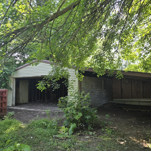 709 11th St, Three Rivers, MI 49093 - view of yard