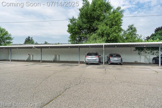 1097 Tienken Ct, Rochester Hills, MI 48306 - view of covered parking lot