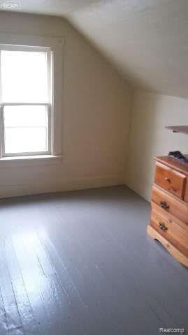 1702 Nebraska Ave, Flint, MI 48506 - bonus room with lofted ceiling