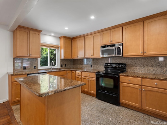 2645 Ayrshire Dr, Bloomfield Hills, MI 48302 - photo 7