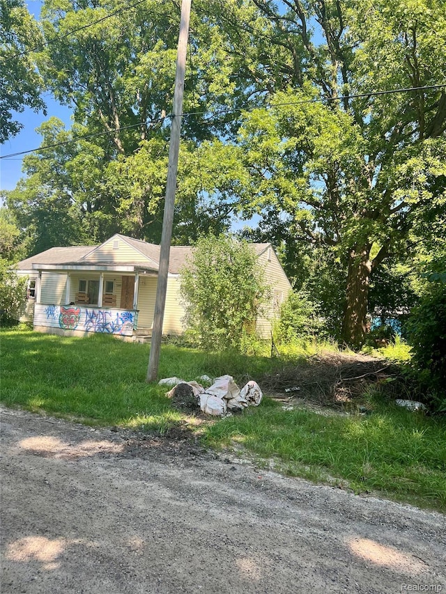 1395 W Yale Ave, Mount Morris, MI 48505 - photo 2
