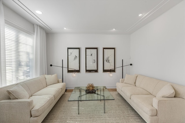 3909 Sandpiper Dr, Troy, MI 48083 - living room with recessed lighting and baseboards