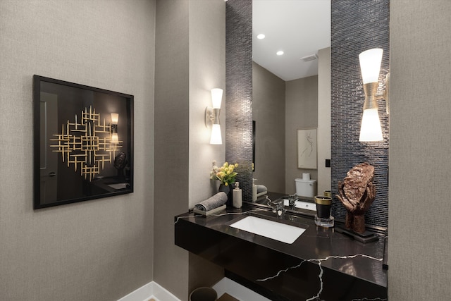 3909 Sandpiper Dr, Troy, MI 48083 - half bathroom featuring a high ceiling and vanity