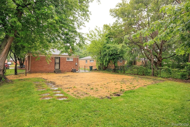 24270 Scotia Rd, Oak Park, MI 48237 - view of yard featuring entry steps
