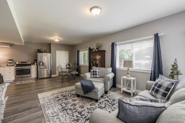 4500 Red Oak Blvd, Waterford, MI 48329 - living area featuring dark wood finished floors