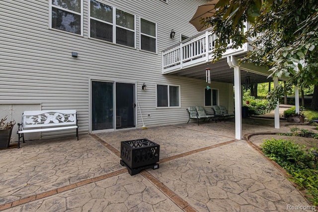 4500 Red Oak Blvd, Waterford, MI 48329 - view of patio featuring outdoor lounge area and a deck