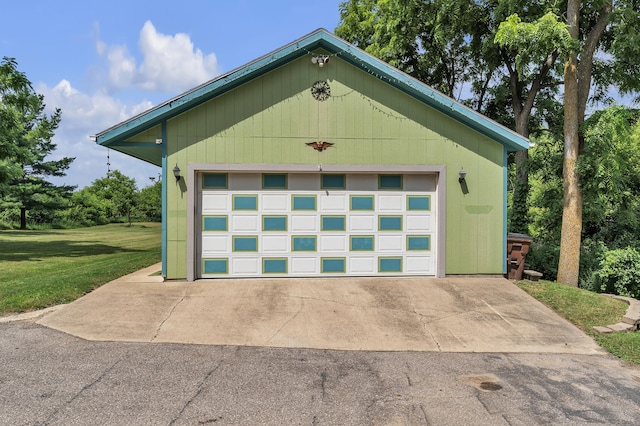 2050 S Wagner Rd, Ann Arbor, MI 48103 - view of detached garage