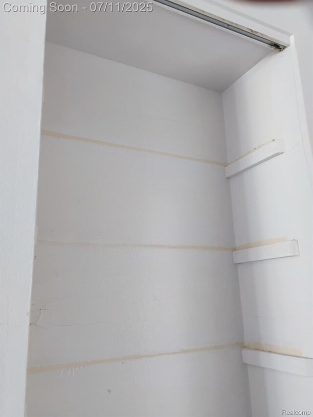 22100 Dante St, Troy, MI 48237 - photo 20